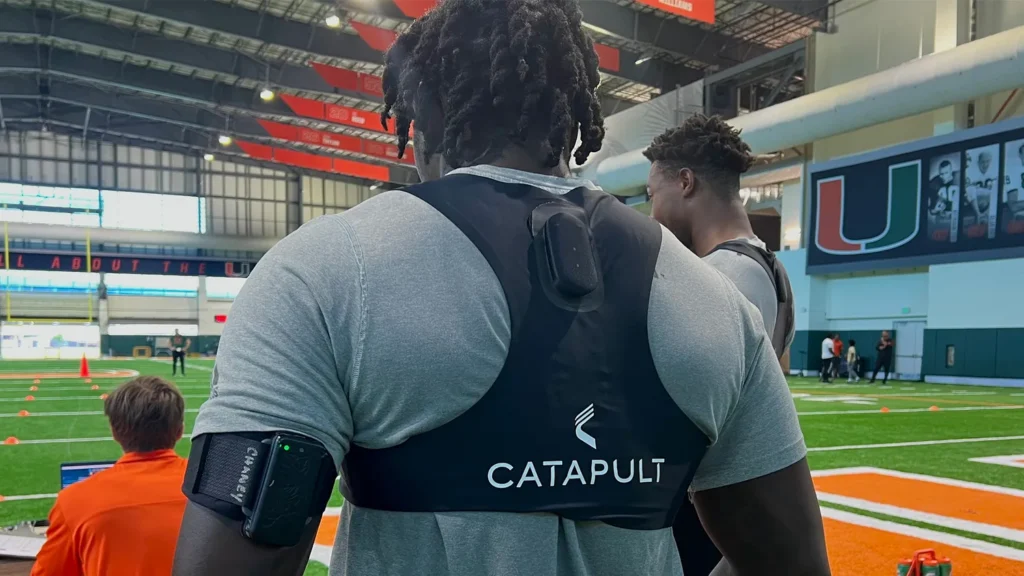 Ein absoluter Spielveränderer - https://miamihurricanes.com/news/2022/08/23/fb-feature-eric-renaghan-an-absolute-game-changer/